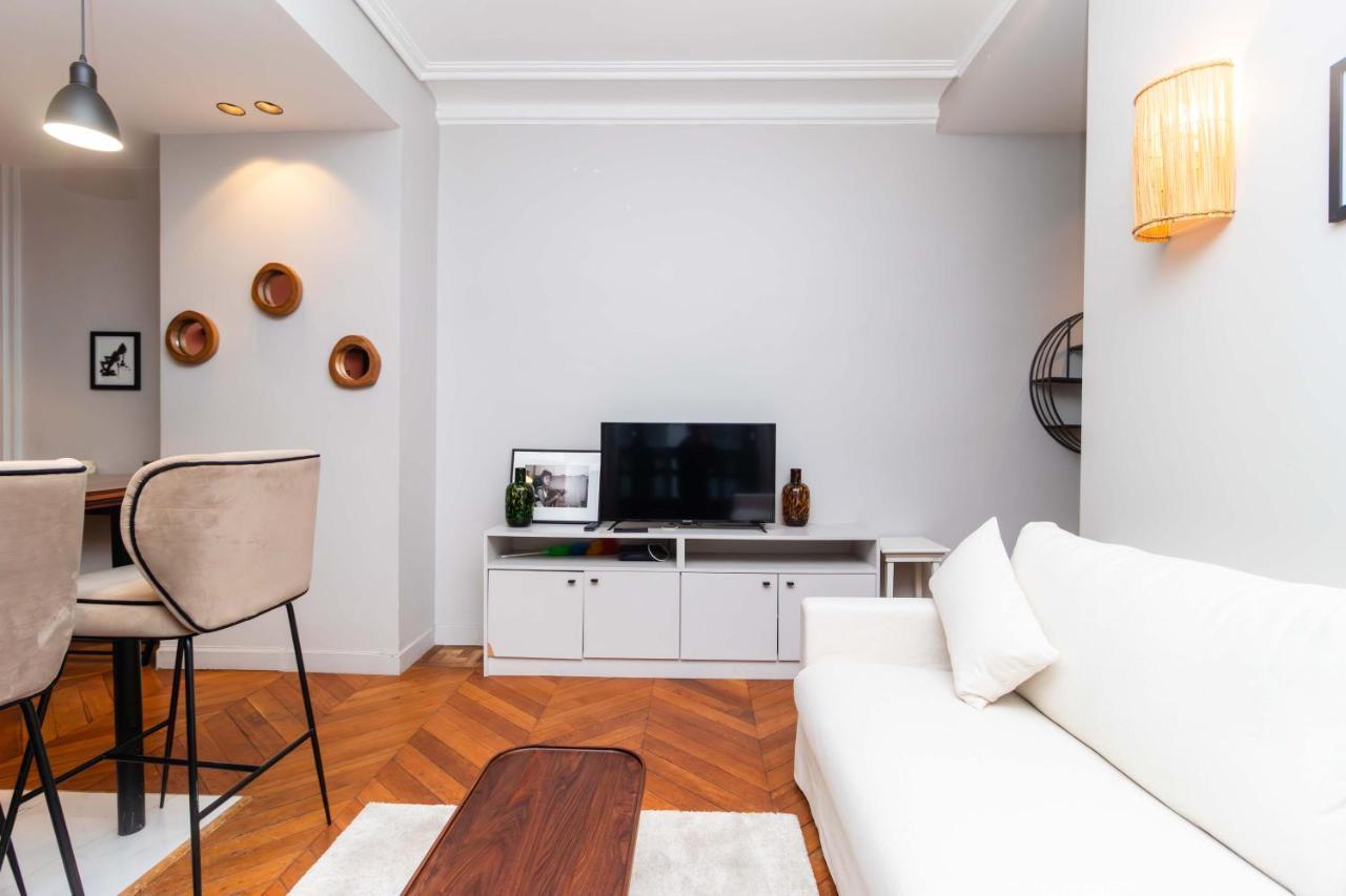 Apartment Center Of Paris By Studio Prestige Eksteriør bilde